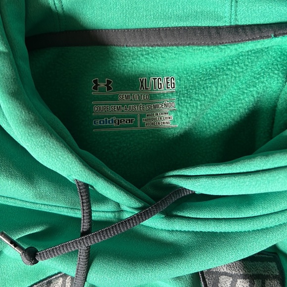 Under armor hoodie - Picture 3 of 3